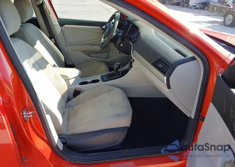 2019 Volkswagen Jetta 1.4T R-Line/1.4T S/1.4T Se z USA, uszkodzony, nr VIN 3VWC57BU7KM134377